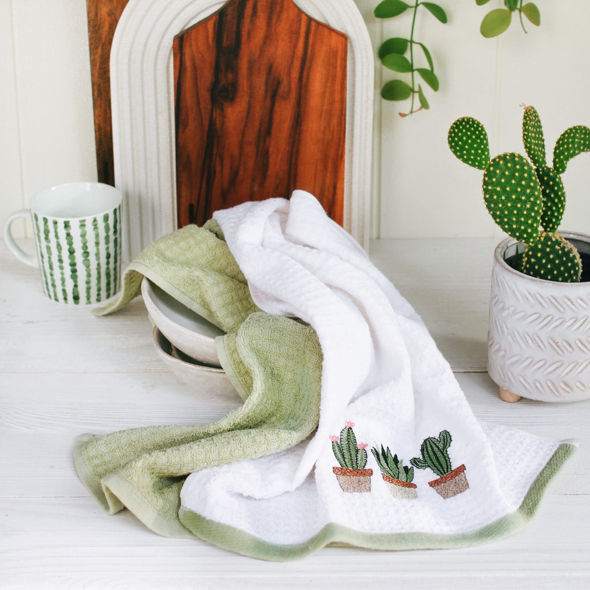 Hiera Home Kitchen Towels - Ultra Soft Cotton and Super Absorbent Dish Towels for Kitchen, Large Kitchen Towel 24x16 Inches, Natural Cotton Dish Towels Pack of 2 (Cactus)