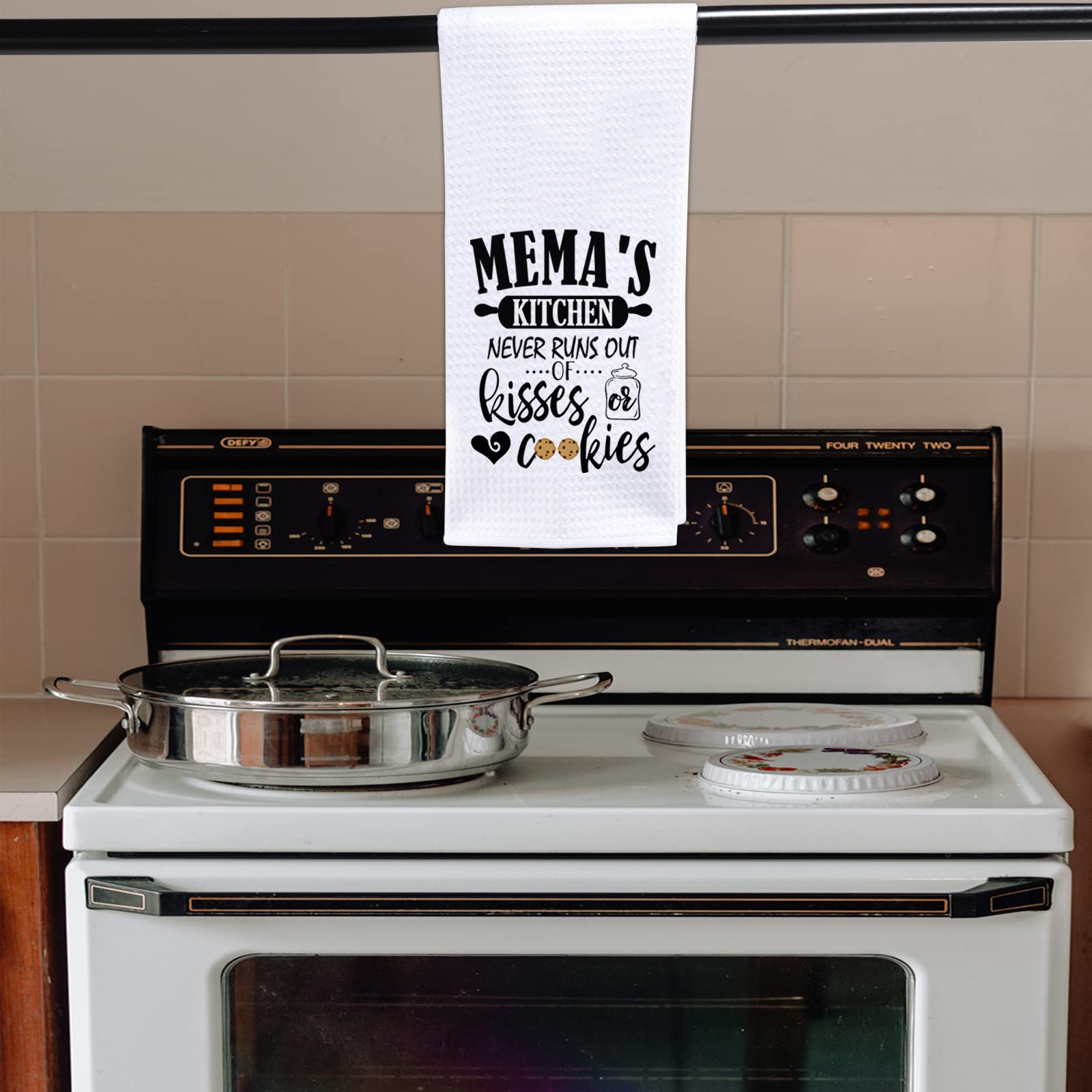 POFULL Mema Gift Grandma Mema Mother’s Day Dish Towel Mema's Kitchen Never Runs Out of Kisses and Cookies Kitchen Decor (Mema Towel)