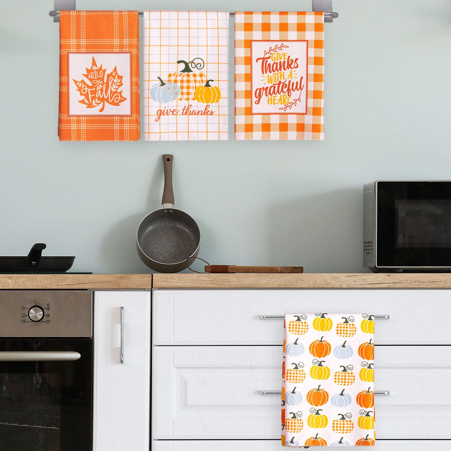 Whaline 4 Pack Thanksgiving Kitchen Towel Fall Harvest Dish Towel Super Absorbent Pumpkin Maple Leave Plaid Tea Towel Large Size Cloth Towel for Autumn Holiday Kitchen Coking Baking, 18 x 28 Inch