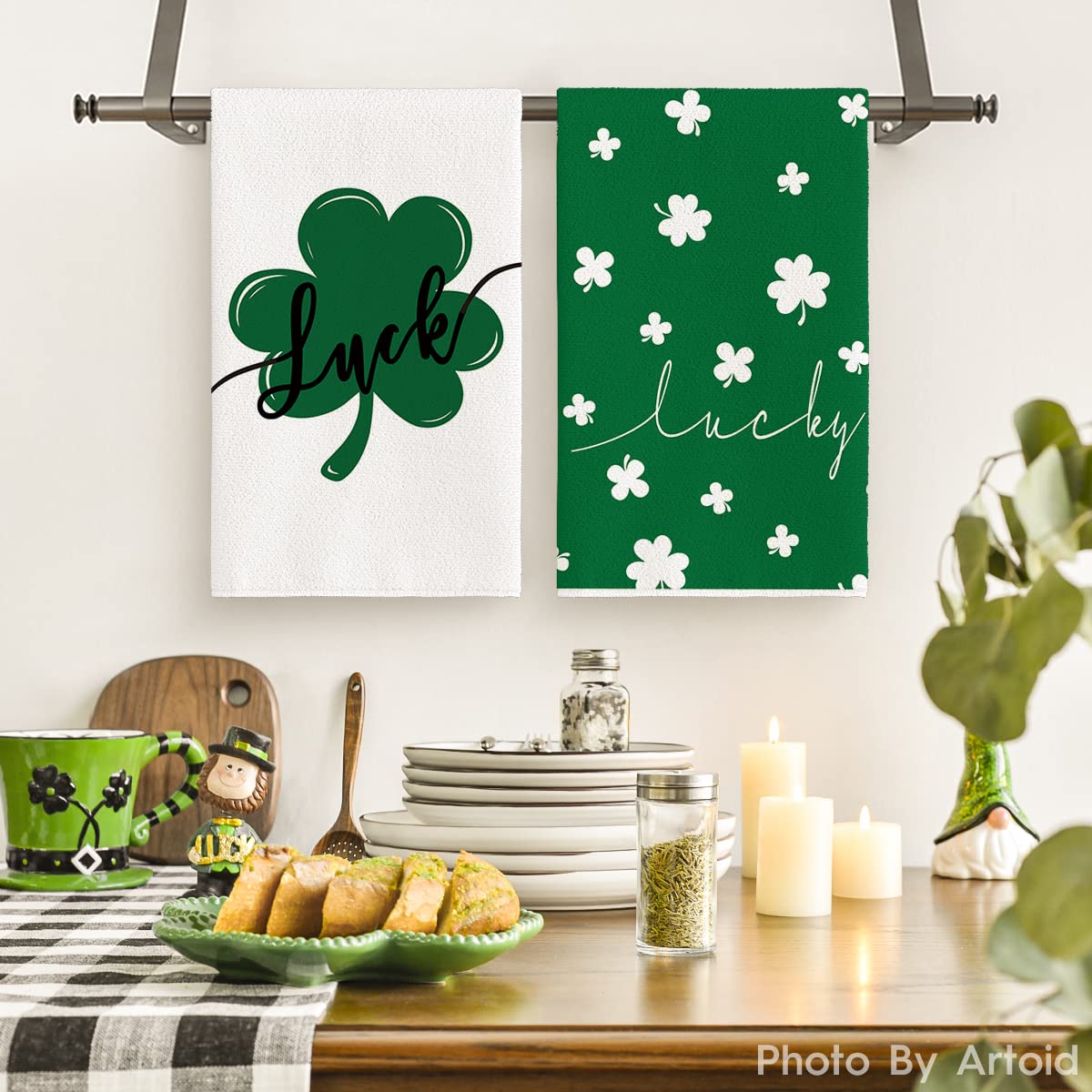 Artoid Mode Green Clover Shamrock Lucky St. Patrick's Day Dish Towels Kitchen Towels, 18x26 Inch Holiday Decoration Seasonal Hand Towels Set of 2