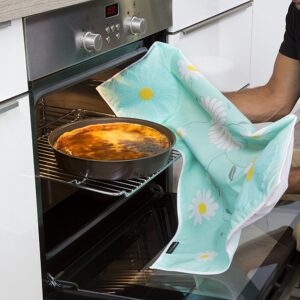 Charles Viancin Silicone Daisy Chef's Towel