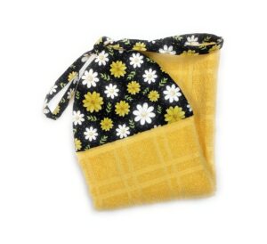 daisy daisies white yellow green leaves on black ties on stays put kitchen bathroom hanging loop hand dish towel