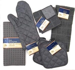 kitchen towel set with 2 quilted pot holders, oven mitt, dish towel, dish drying mat, 2 microfiber scrubbing dishcloths (gray)