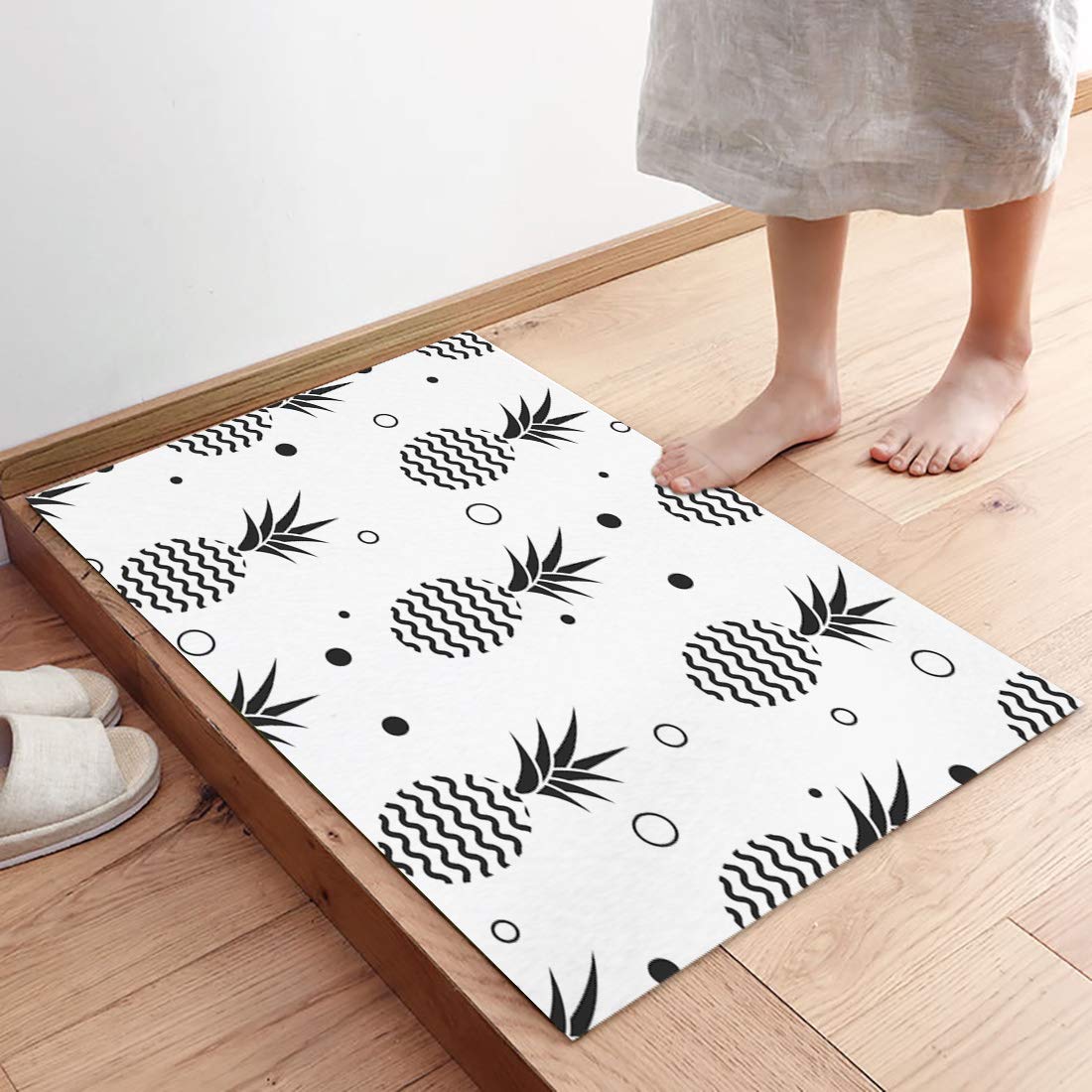 Door Mat for Bedroom Decor, Simple Pineapple Floor Mats, Holiday Rugs for Living Room, Absorbent Non-Slip Bathroom Rugs Home Decor Kitchen Mat Area Rug 18x30 Inch