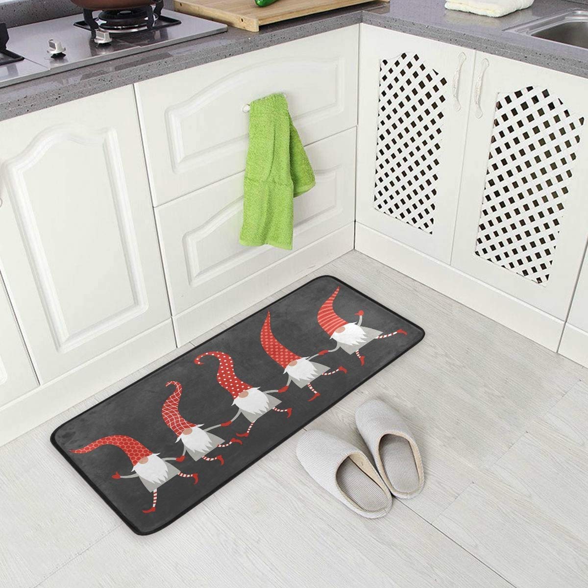susiyo Kitchen Mat Cute Christmas Gnomes in Red Hats Kitchen Rug Mat Anti-Fatigue Comfort Floor Mat Non Slip Oil Stain Resistant Easy to Clean Kitchen Rug Bath Rug Carpet for Indoor Outdoor Doormat