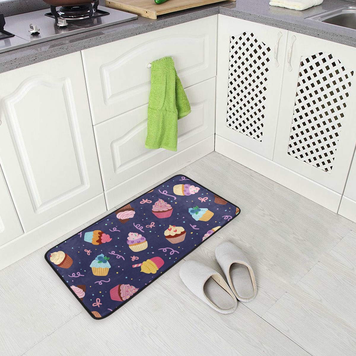 susiyo Kitchen Mat Cute Little Cupcakes Kitchen Rug Mat Anti-Fatigue Comfort Floor Mat Non Slip Oil Stain Resistant Easy to Clean Kitchen Rug Bath Rug Carpet for Indoor Outdoor Doormat