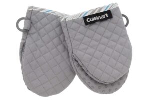 cuisinart quilted mini oven mitts with silicone grip, drizzle grey, 2pk - durable, heat resistant oven gloves with thick quilted lining to protect your hands from hot surfaces, 5.5" x 7.5"