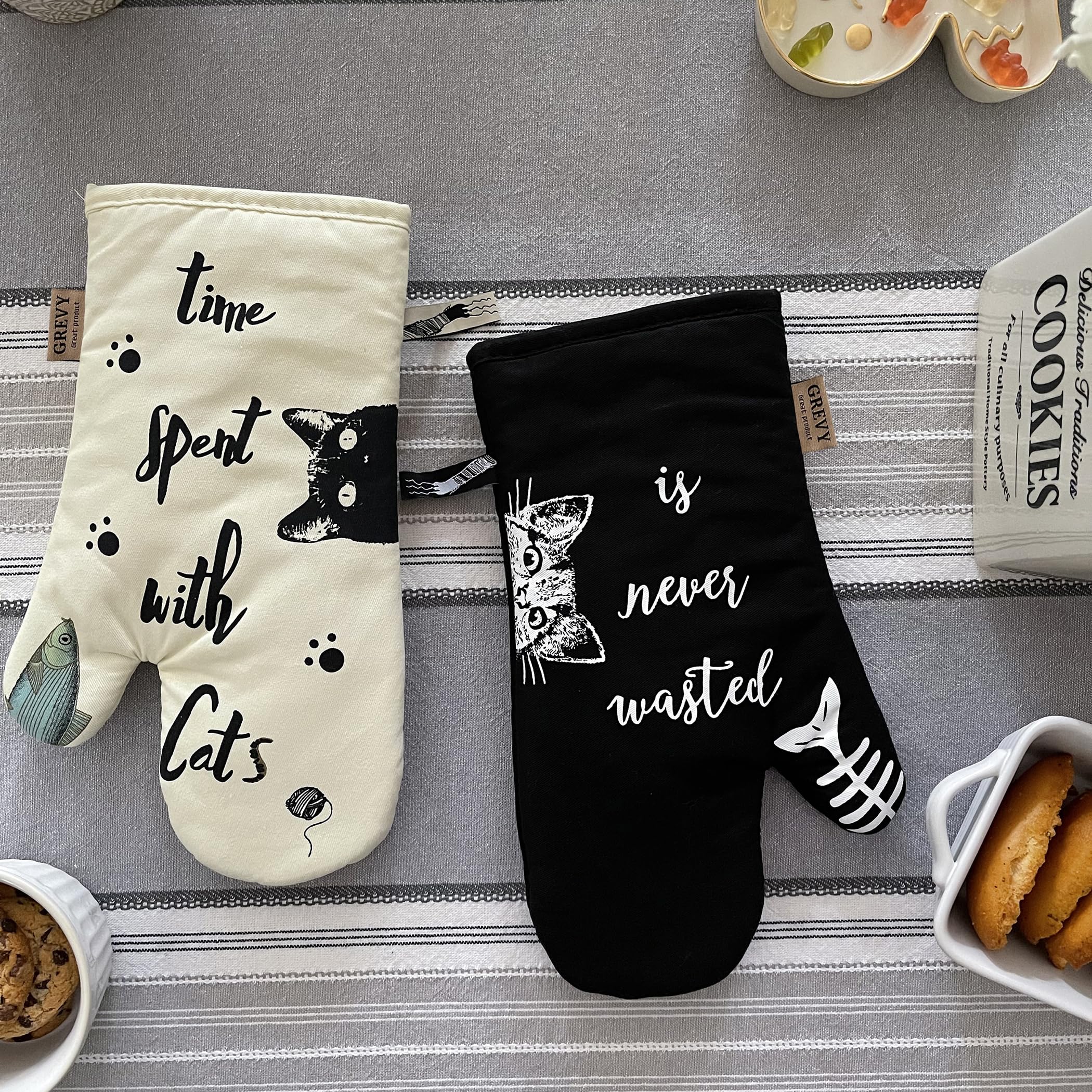 GREVY Oven Mitts Heat Resistant Cooking Glove 100% Cotton Lining 12"(Ivory and Black Cat,Potholder Kitchen Gloves,Set of 2)