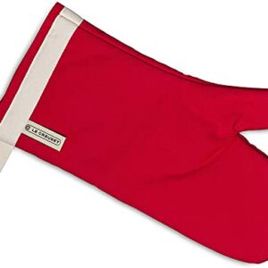 Le Creuset Oven Mitt, Cherry