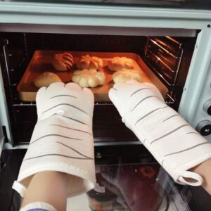 MIZZLES Oven Mitts Gloves Kitten, Quilted Cotton Lining- Cat Paw Design Heat Resistant Pot Holder Gloves for Grilling & Baking Gloves BBQ, Microwave (Cat Paw)