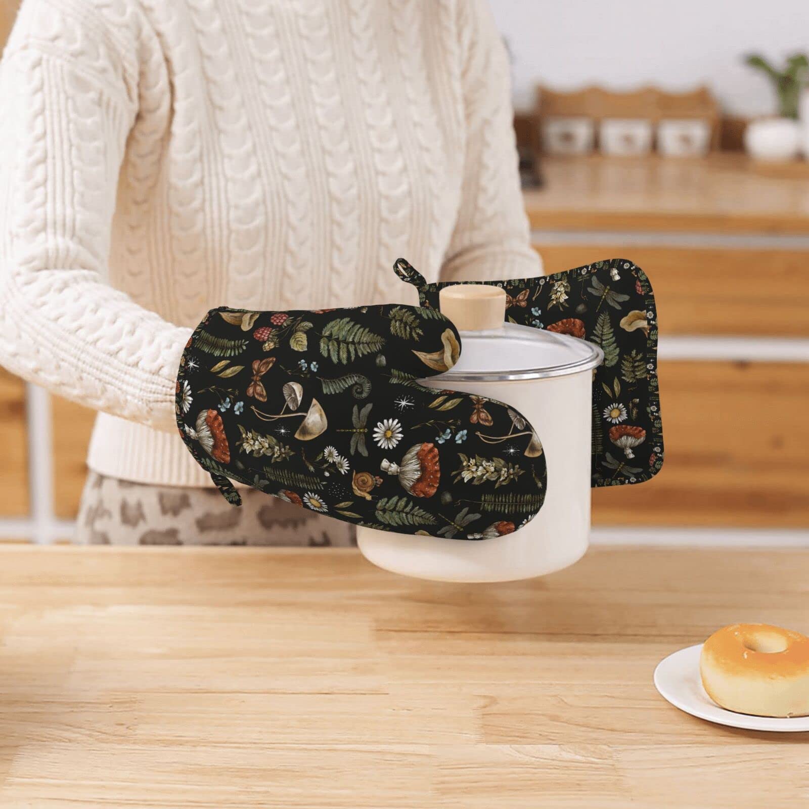 Mushroom Oven Mitts Pot Holders Set Silicone Vintage Magic Leaf Kitchen Gloves Potholders Heat Resistant for Chef Baking Cooking Grilling BBQ 4 Pack Mitt