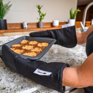 VEERAPPYDY Silicone Oven Mitts Non-Slip Grip Gloves for Grilling Baking Cooking, Heat Resistant 540 degree F, Flexible Terry Cloth Cotton, Storage Hanging Hooks Black 2 pack, 14.9X6.7in