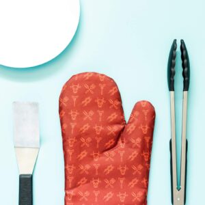 Funny Heat Resistant Oven Mitt Pot Holder Glove - Kitchen Gift for Women and Men - Cooking, Baking, BBQ and Animal Lovers (Grill Master)