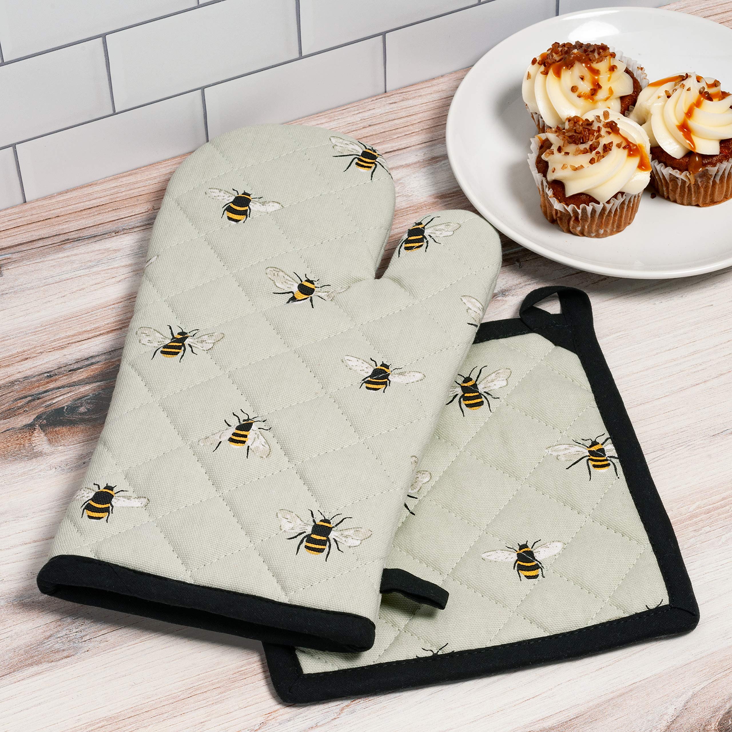 Globetrotting Merchant Oven Mitt and Pot Holder Set, 100% Quilted Cotton, Heat Resistant hot pads, Grey with Bumblebee print, Kitchen Essentials for Cooking, Baking, BBQ and Microwave.