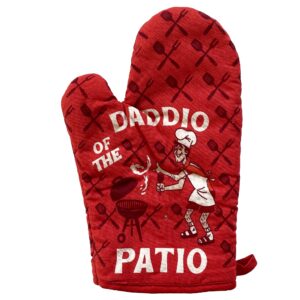 daddio of the patio oven mitt funny backyard bbq grilling fathers day kitchen glove funny graphic kitchenwear dad joke funny food novelty cookware red oven mitt