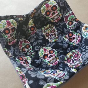 Sugar Skull Microwave Bowl Cozy Día de Muertos Reversible Microwaveable Pot Holder Day of the Dead Bowl Holder Day of the Dead Kitchen Linens Skull Home Decor Gifts Under 10 Halloween Hostess Gift