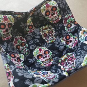 Sugar Skull Microwave Bowl Cozy Día de Muertos Reversible Microwaveable Pot Holder Day of the Dead Bowl Holder Day of the Dead Kitchen Linens Skull Home Decor Gifts Under 10 Halloween Hostess Gift