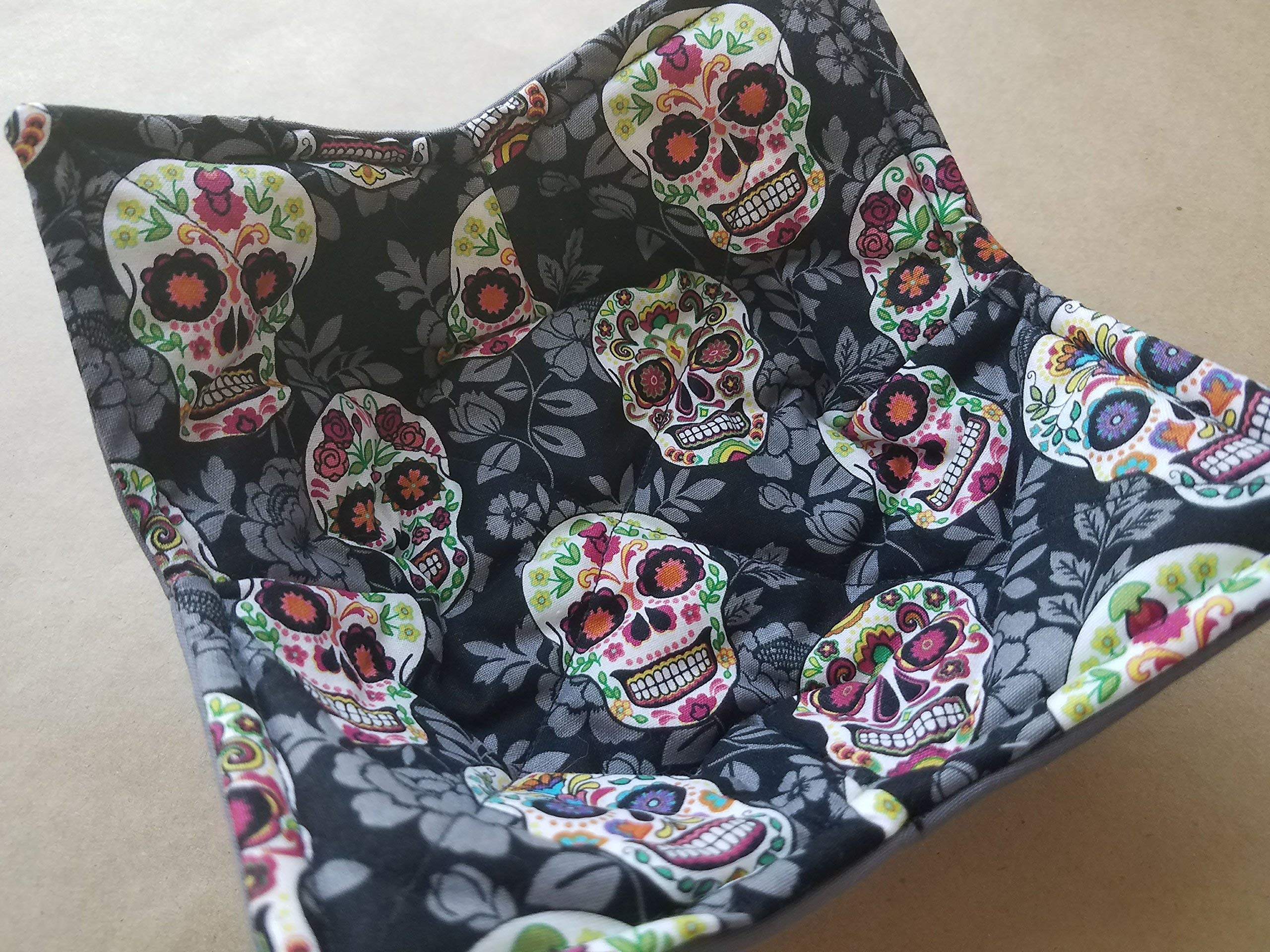 Sugar Skull Microwave Bowl Cozy Día de Muertos Reversible Microwaveable Pot Holder Day of the Dead Bowl Holder Day of the Dead Kitchen Linens Skull Home Decor Gifts Under 10 Halloween Hostess Gift