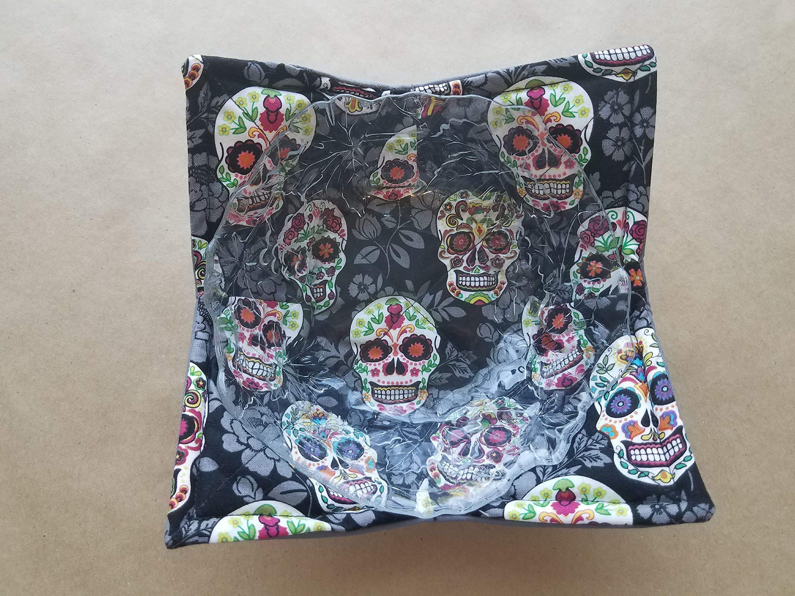 Sugar Skull Microwave Bowl Cozy Día de Muertos Reversible Microwaveable Pot Holder Day of the Dead Bowl Holder Day of the Dead Kitchen Linens Skull Home Decor Gifts Under 10 Halloween Hostess Gift