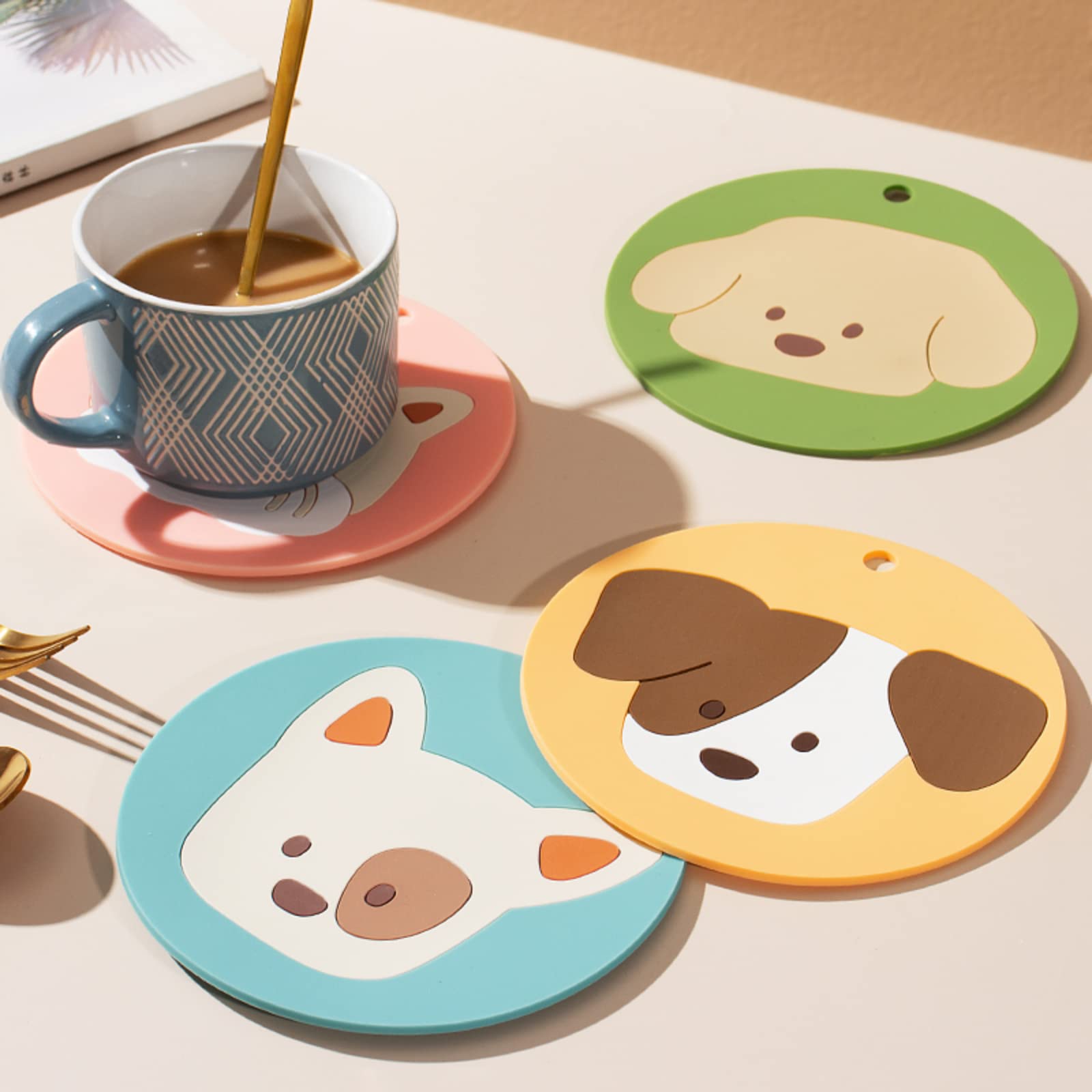 4pcs Cartoon Animal Kitchen Heat Resistant Mat Silicone Pot Holders,Dog Bulldog Pattern Trivets for Hot Pot and Pans,Cute Kitchen Accessories, Heat Insulation Anti hot pad (4Pcs Dogs)