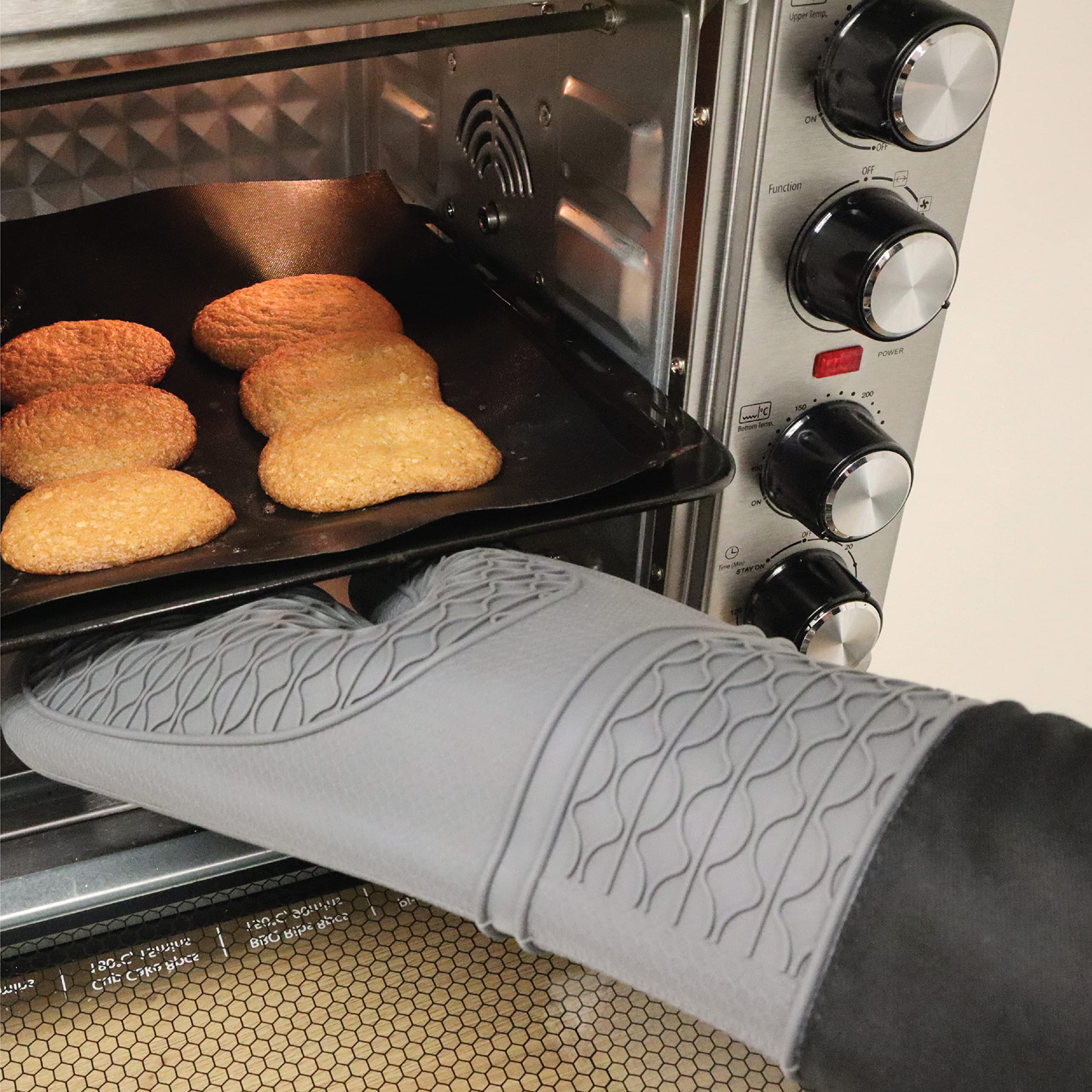 Baker's Secret - Antislip Silicone Oven Mitt, Extended to Cover Wrist Too, Waterproof Gloves for Cooking and BBQ, Mitt Potholder - Black