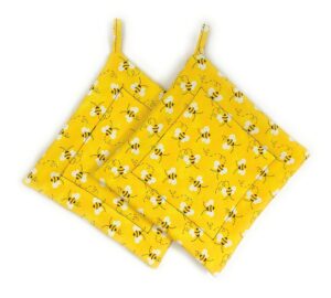 set of two honey bumble bees on yellow square pot holders hot pads trivets hot pan plate holders