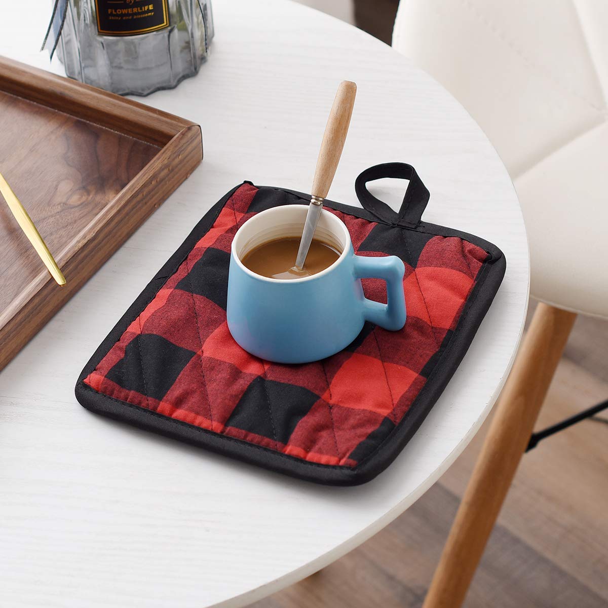 6 Pieces 100% Classic Check Pattern Potholder ， Heat Resistant with Pocket for Easy Grip. (Red Plaid)