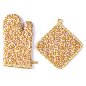 Shiraleah Nora Pink Leopard Print Pot Holder And Oven Mitt Set