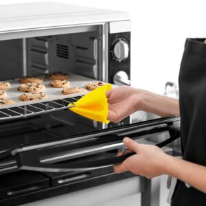 Oven Mitts and Pot Holders Sets, 600 degrees Heat Resistant , Potholders, Gloves Silicone Cooking Pinch Mitts, Microfiber Cleaning Cloth for Kitchen, Baking, BBQ(8 Pcs)., Yellow