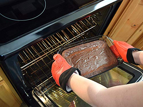 Atlas and Apollo Silicone Oven Mitts Heat Resistant Oven Gloves - Red Pot Holders for Grilling Cooking and Baking - Deluxe Padded Cotton Liner for Extra Protection - Non Stick Grip Glove 1 Pair Set