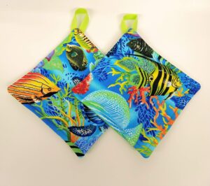 pot holder for kitchen pot holder set oven hot pad pot holder for cooking or baking in a tropical fish fabric print