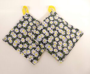 potholder set in a white daisy polka dot fabric print by sewuseful studios llc