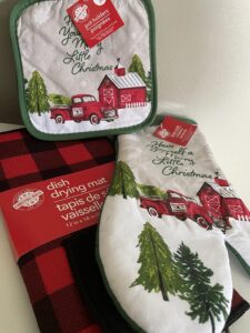 christmas time have yourself a merry little christmas 4 piece kitchen set: 1 dish drying mat, 2 potholders, 1 oven mitt