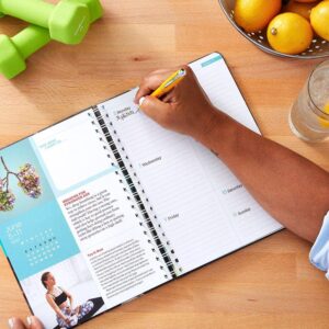 Prevention 2023 Calendar & Health Planner: Step-by-step guidance for achieving your wellness goals in 2023!