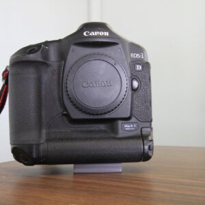 Canon EOS-1D Mark II 8.2MP Digital SLR Camera (Body Only)