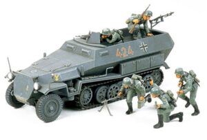 tamiya 1/35 german hanomag sdkfz plastic model tam35020 plastic models armor/military 1/35