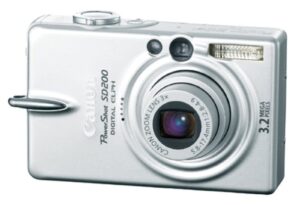 canon powershot sd200 3.2mp digital elph camera with 3x optical zoom (old model)