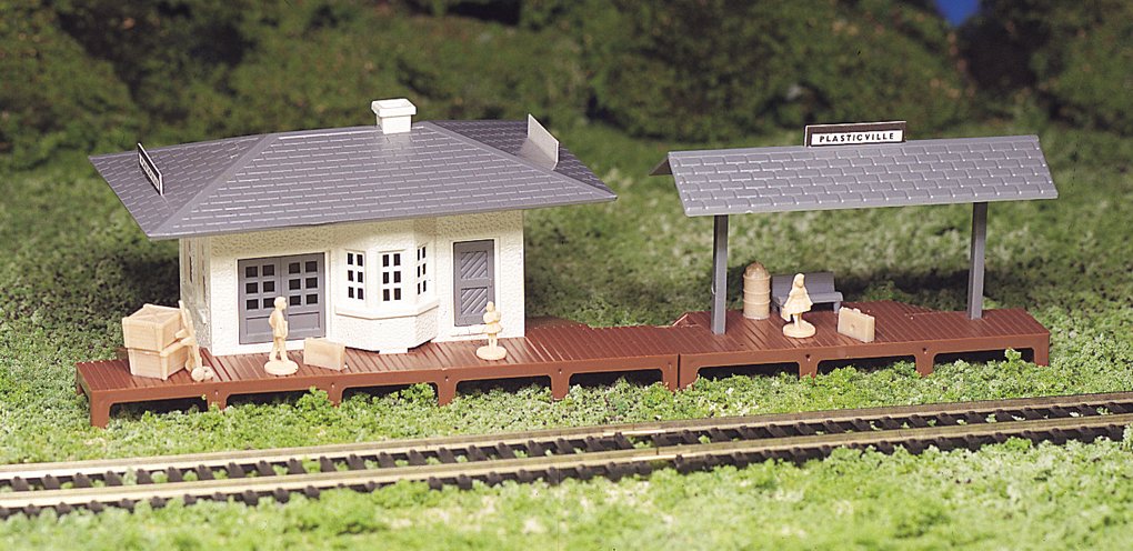 Bachmann Trains Suburban Station , Blue