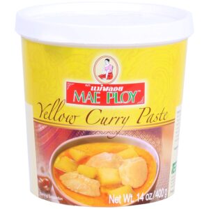 mae ploy thai yellow curry paste for restaurant-quality curries, aromatic blend of herbs, spices & shrimp paste, no msg, preservatives or artificial coloring (14oz tub)
