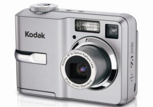 kodak easyshare c743 7.1 mp digital camera with 3xoptical zoom