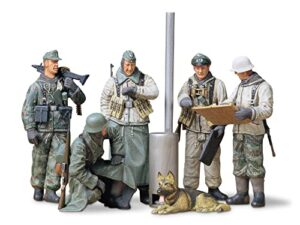 tamiya models german soldiers at field briefing