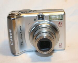 canon powershot a560 7.1mp digital camera with 4x optical zoom (old model)