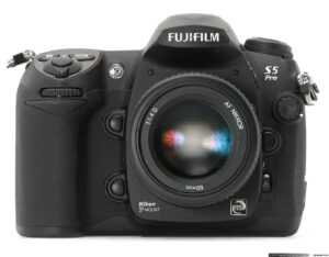 fujifilm finepix s5 pro digital slr camera with nikon lens mount, body only kit, 12.3 megapixel, interchangeable lenses - usa