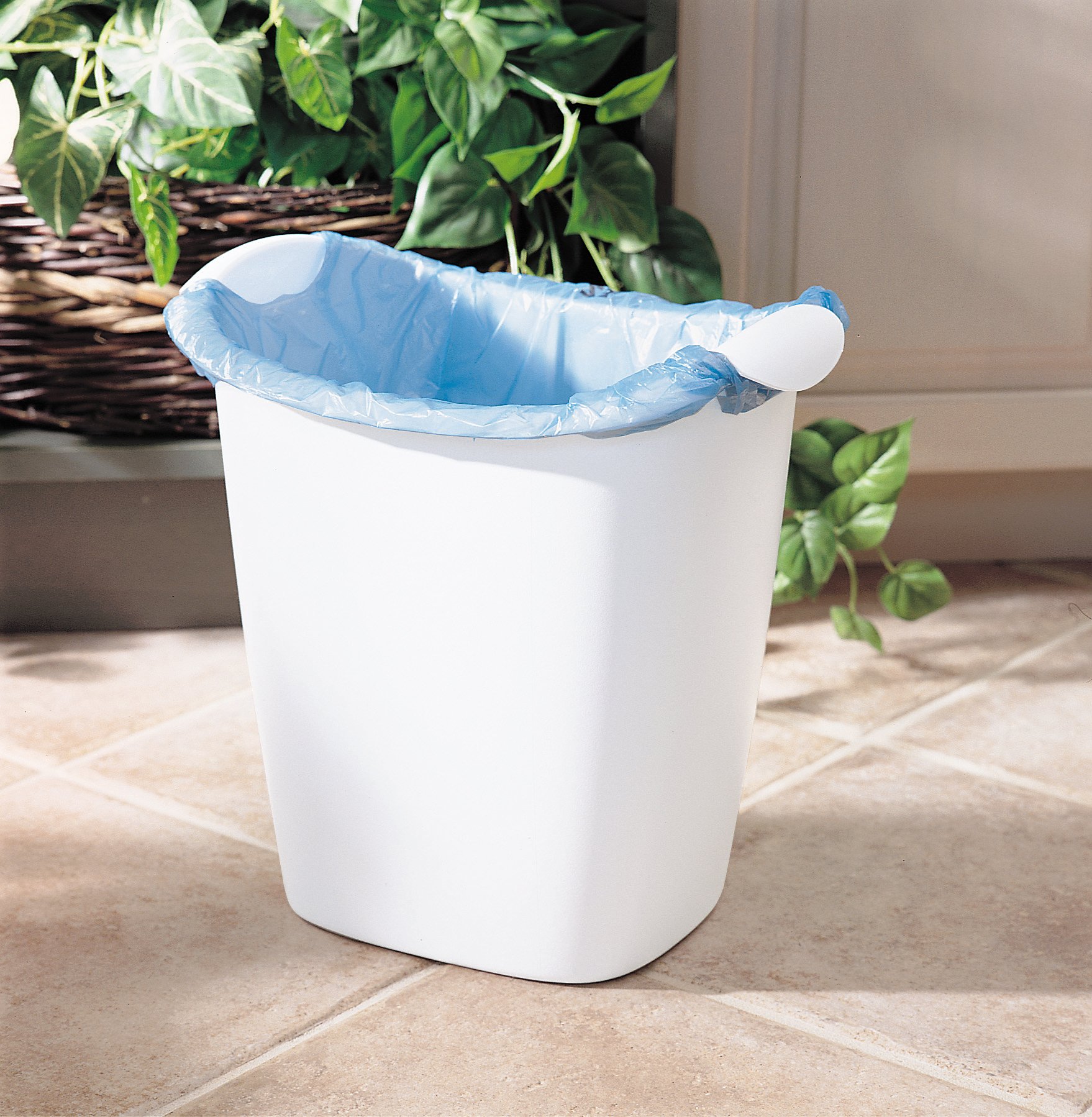 Rubbermaid Small Trash Can, Plastic, 3.5-Gallon/14-Court, White Wastebasket for Kitchen/Office/Bedroom/Bathroom