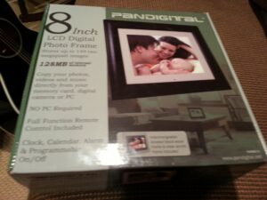 pandigital 8-inch lcd digital picture frame
