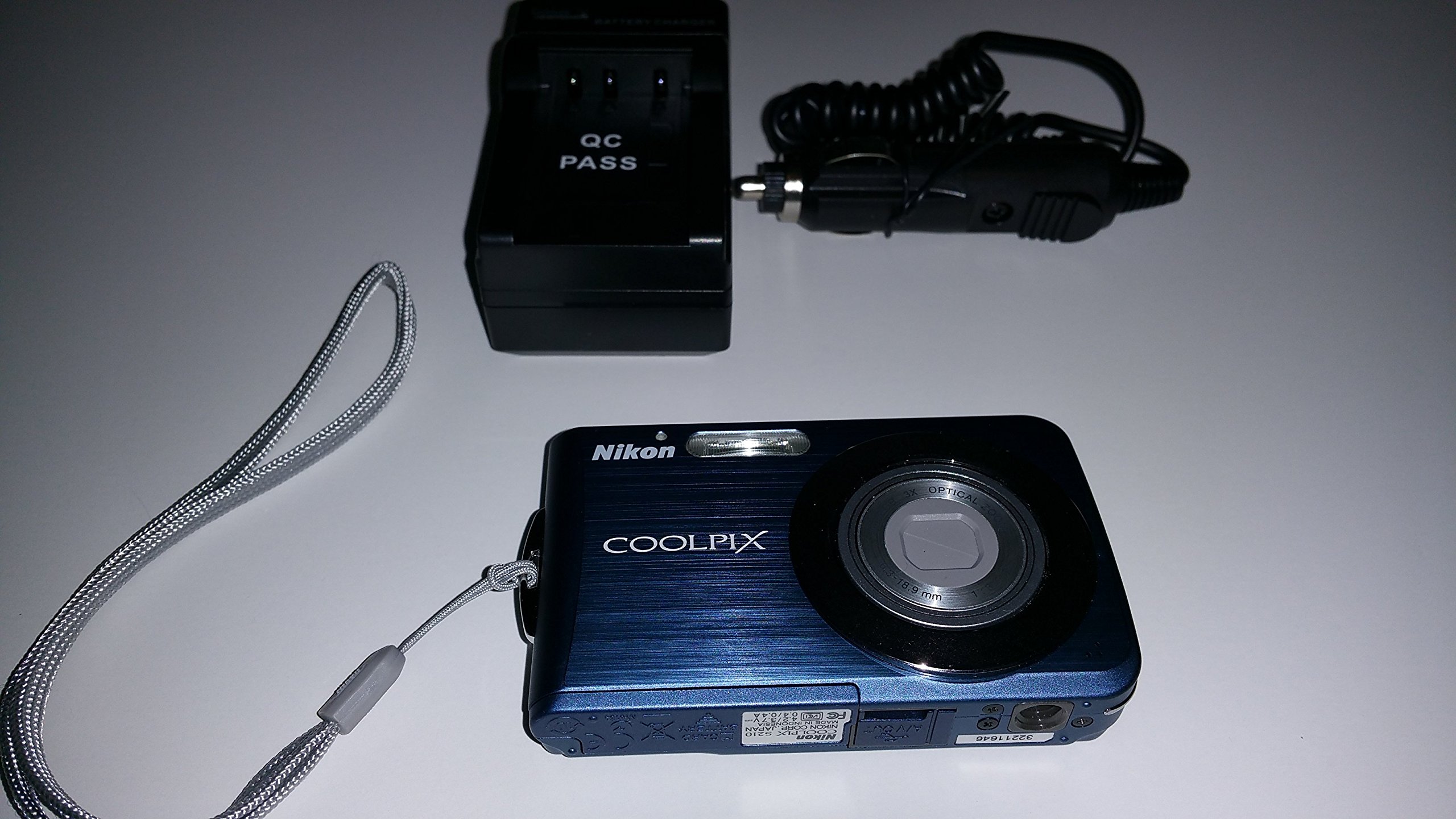 Nikon Coolpix S210 8MP Digital Camera with 3x Optical Zoom (Cool Blue)