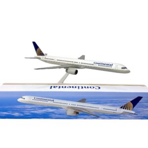 Flight Miniatures Continental (91-10) Boeing 757-300 1:200 Scale - Plastic Snap-Fit Model Airplane - Collectible Replica of Continental Airlines Aircraft Part #ABO-75730H-003