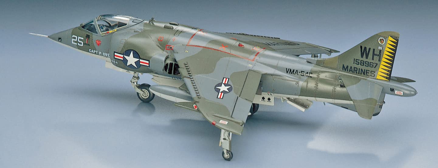 Hasegawa 1:72 Scale AV-8A Harrier Model Kit