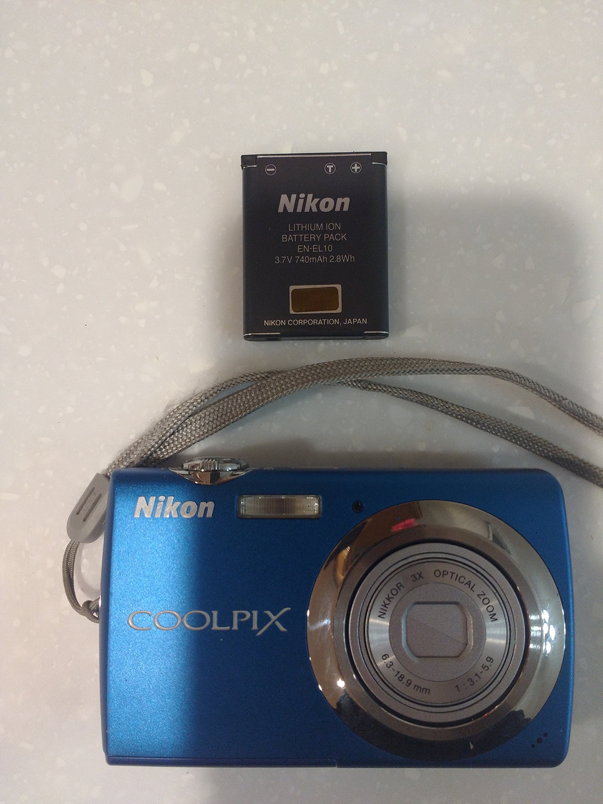 Nikon Coolpix S220 10MP Digital Camera with 3x Optical Zoom and 2.5 inch LCD (Cobalt Blue)