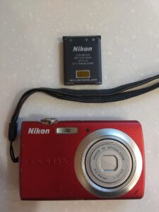 nikon coolpix s203 digital camera (red)